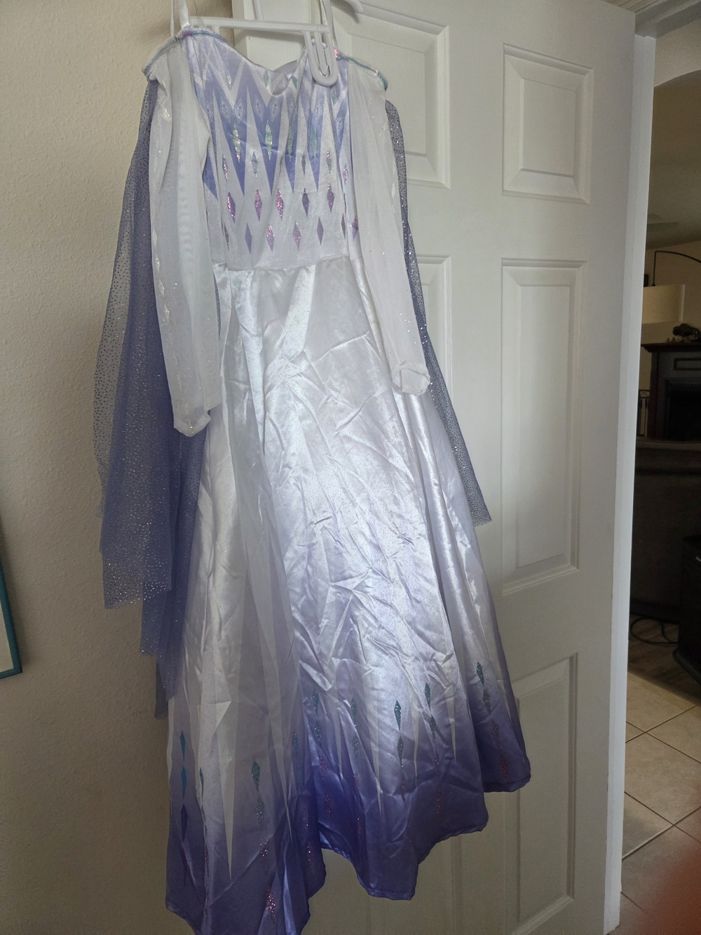 Frozen Elsa Girls Sparkle Ice Princess Dress in White and Lavender